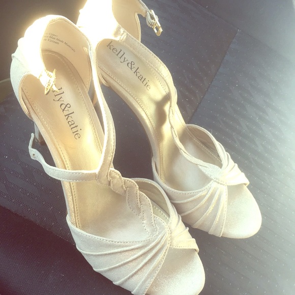 Kelly & Katie Shoes - Kelly & Katie nude shimmer heels